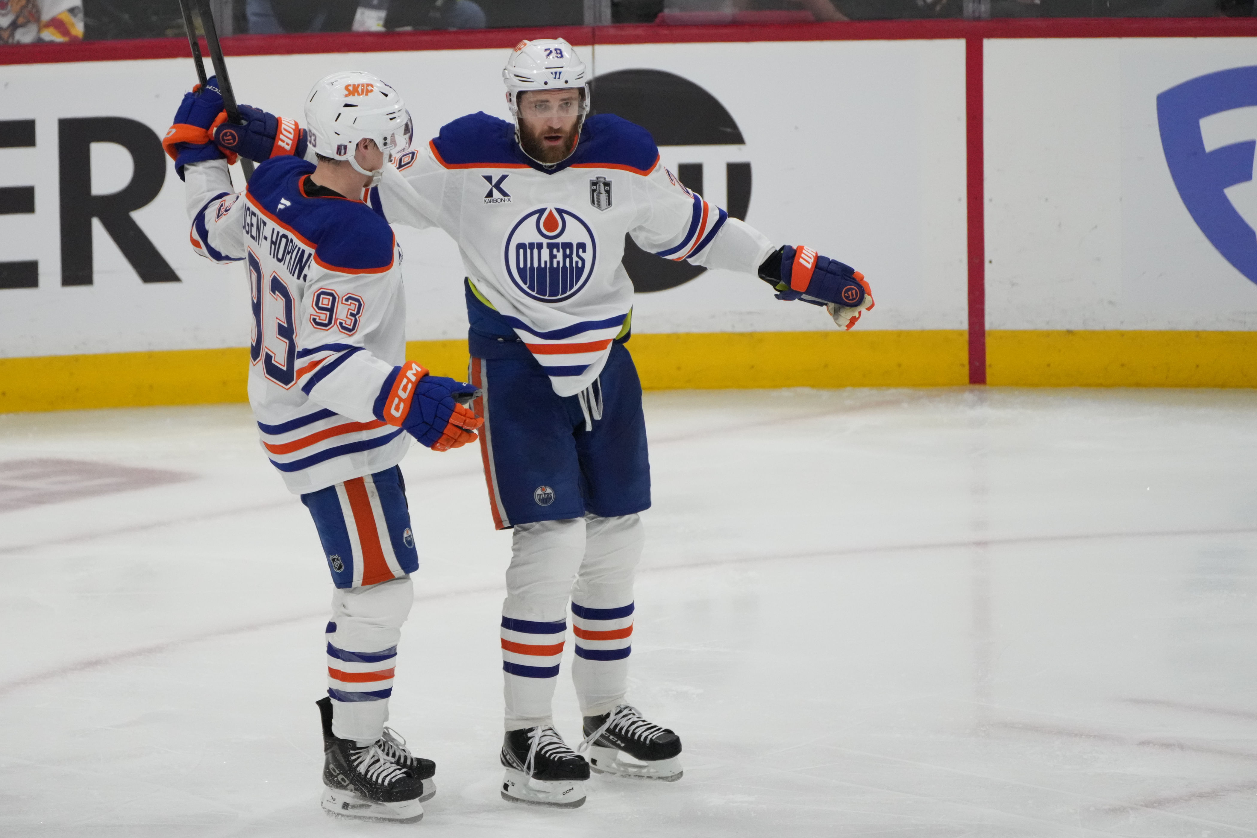 Leon Draisaitl praised Corey Perry (Imagn)